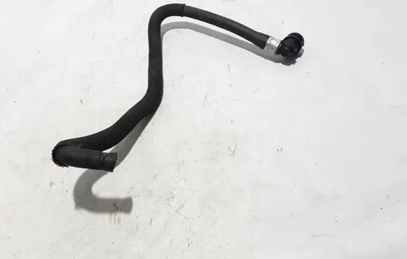 Volvo XC70 Engine coolant pipe/hose 8671547