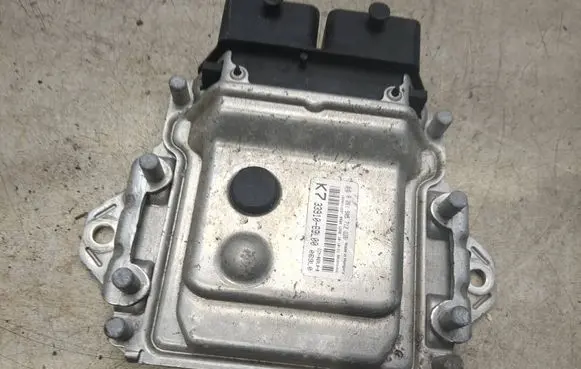 Suzuki Swift II Engine control unit/module 0261S05712 3391069L00
