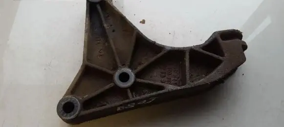 Opel Zafira A Engine mounting bracket 1340623