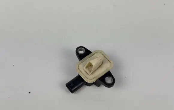Volkswagen Polo V 6R Airbag deployment crash/impact sensor 4H0955557
