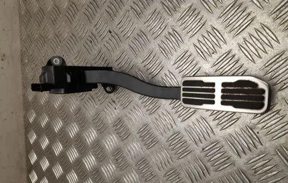Land Rover Range Rover Velar Accelerator throttle pedal J8A29F836AA