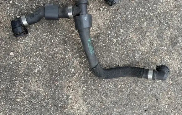 BMW M3 F80 Coolant pipe/hose 8071987