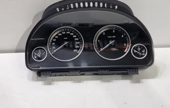 BMW 5 F10 F11 Speedometer (instrument cluster) 220705205 25811511
