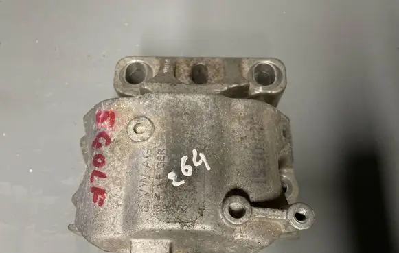 Volkswagen Golf V Engine mount bracket 1K0199262T
