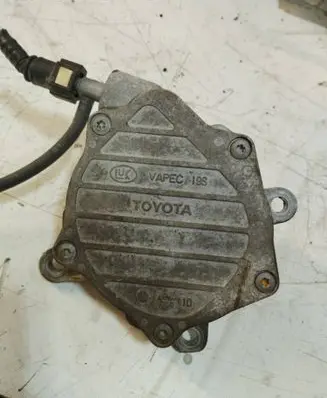 Toyota Avensis T250 Oil pump 