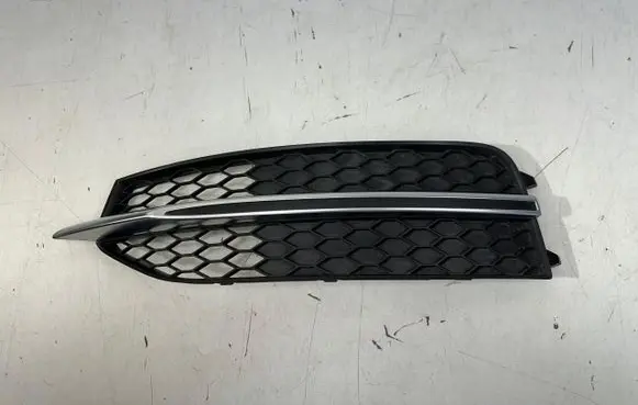 Audi A7 S7 4G Front bumper lower grill 4G8807681B