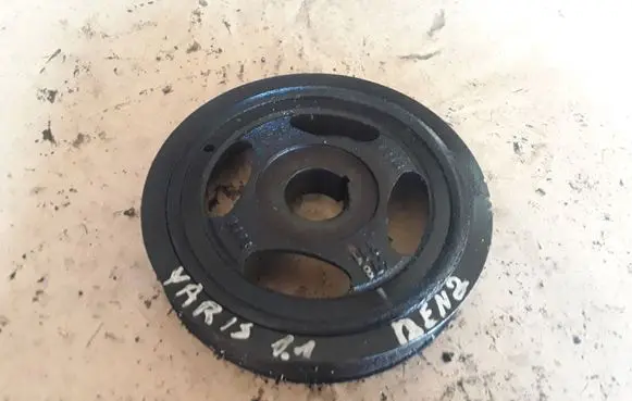 Toyota Yaris Crankshaft pulley 134700Q010