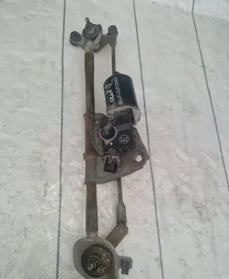 Front wiper linkage and motor