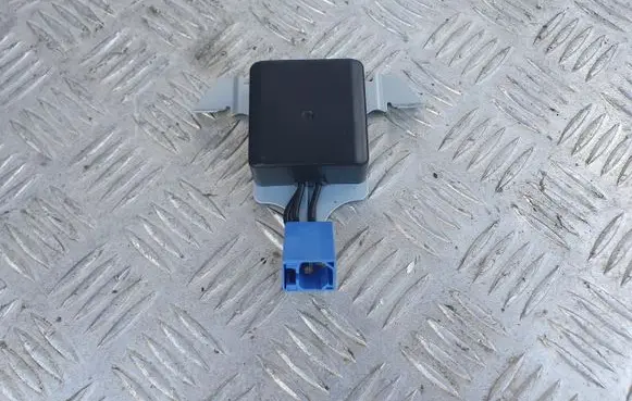 Mazda 3 Aerial GPS antenna BDMD66T30