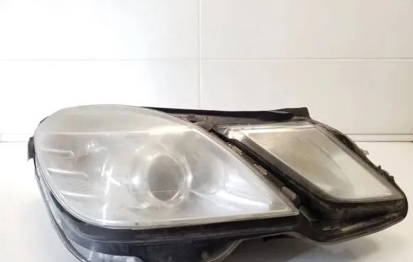Mercedes-Benz E W212 Headlight/headlamp A2128200261
