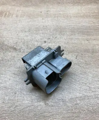 Renault Megane I Coolant fan relay 651920N