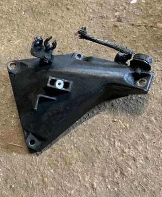 BMW 3 E90 E91 Engine mounting bracket 6760311 24168110