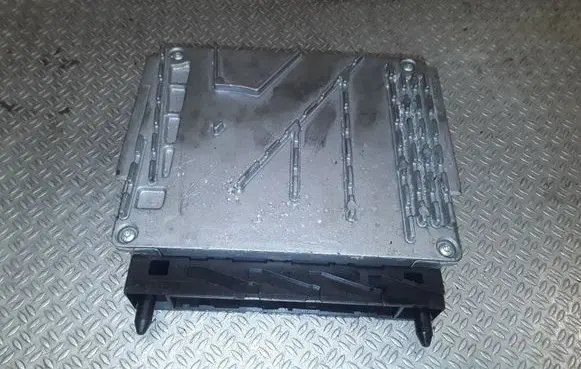 Volvo XC90 Engine control unit/module 0261207809