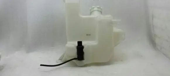 Mitsubishi Lancer X Windshield washer fluid reservoir/tank 8260A150