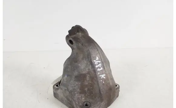 Mercedes-Benz CLS C219 Engine mounting bracket a6422230004