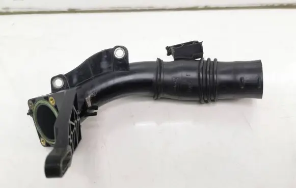 Volvo V40 Intercooler hose/pipe Av6q9351bc
