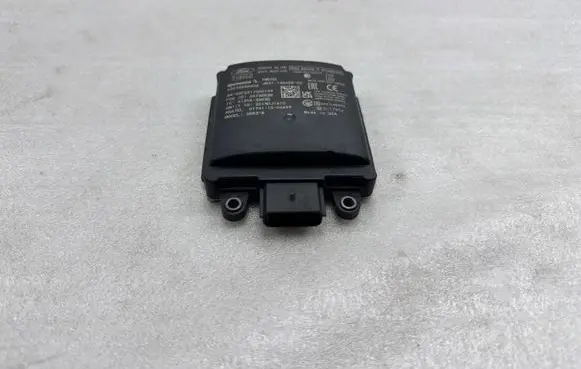 Ford Mustang VI Blind spot module JR3T14D453CC JR3T14D453
