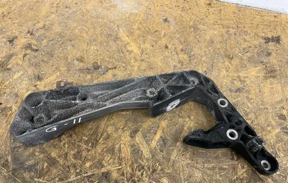 BMW 7 G11 G12 Gearbox mounting bracket