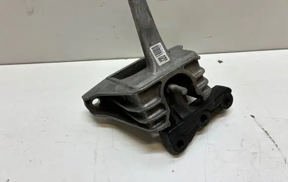 KIA Ceed Engine mounting bracket 21810J7200