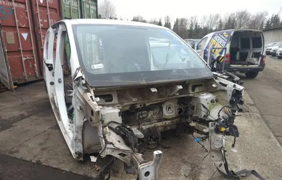 Peugeot Partner III Front quarter panel 