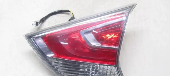 Nissan X-Trail T32 Tailgate rear/tail lights