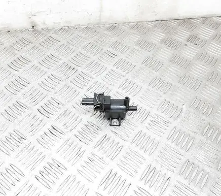 Lexus IS 220D-250-350 Vacuum valve 258600R010 72828606 071253