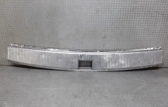 Volkswagen Touareg I Trunk/boot sill cover protection 7L6863459