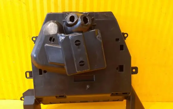 Other engine bay part