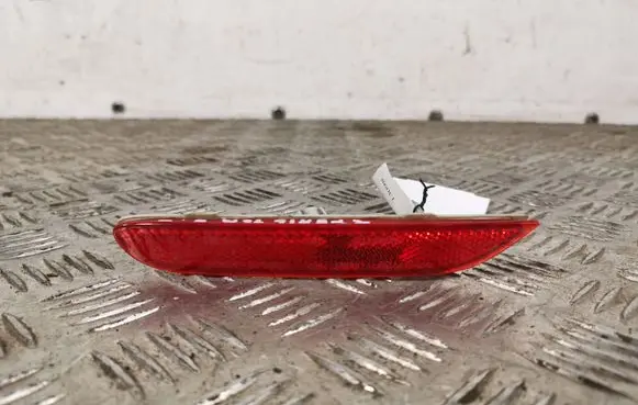 Nissan X-Trail T32 Rear tail light reflector 3314207L