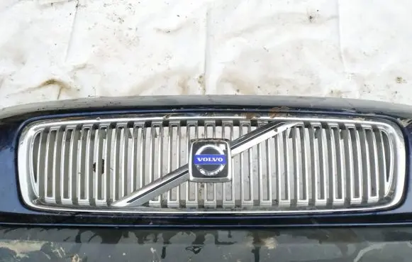 Volvo V70 Front grill