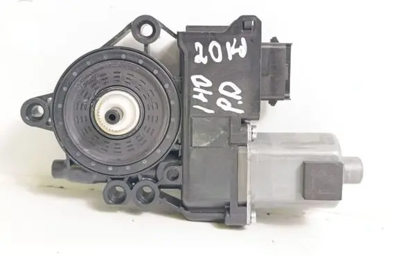 Hyundai i40 Front door window regulator motor 824603Z010