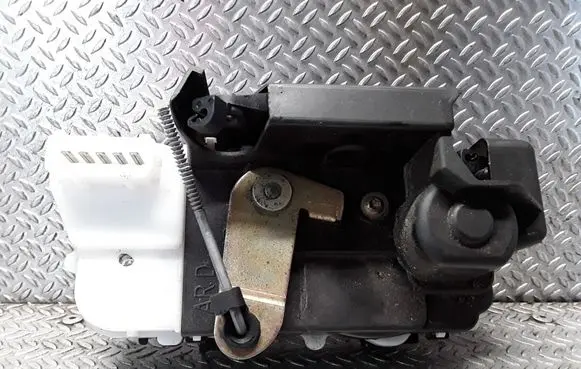 Peugeot 607 Rear door lock