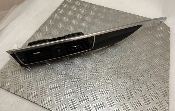 BMW 4 F36 Gran coupe Dash center air vent grill 9347436 9357928