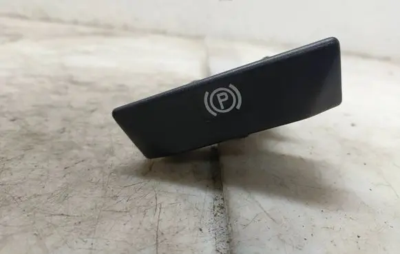 Mercedes-Benz E W124 Hand brake release handle 1244270120