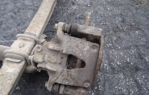 Renault Master II Rear brake caliper