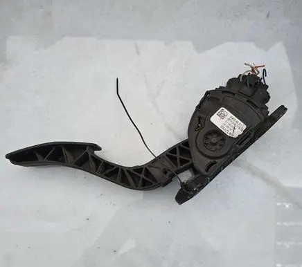 Suzuki Grand Vitara II Accelerator throttle pedal I590065J01 6PV00907409