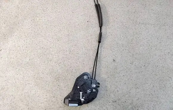 Subaru XV II Rear door lock