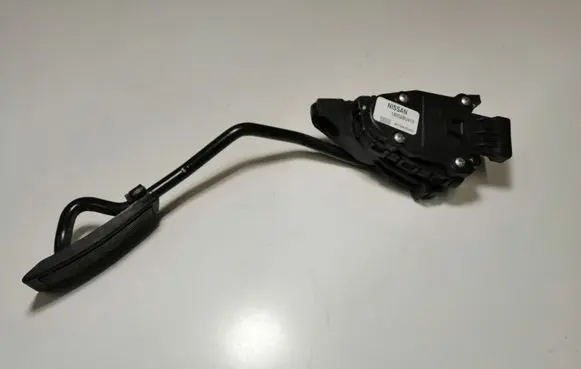 Nissan Almera Tino Accelerator pedal position sensor 18002BU410 6PV00862004