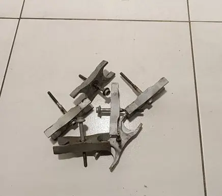 Volkswagen Touareg II Fuel Injector clamp holder 03l216a