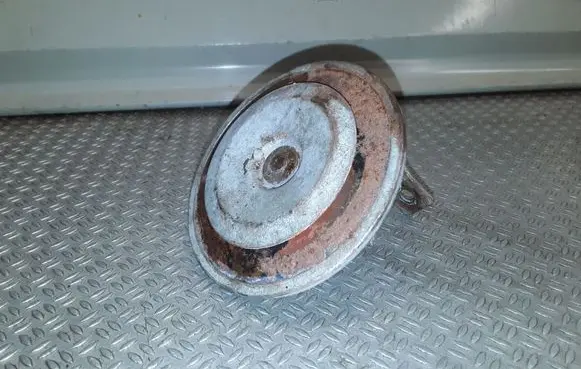 Iveco Daily 35.8 - 9 Horn signal