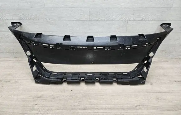 Peugeot 5008 II Front grill 9815317777