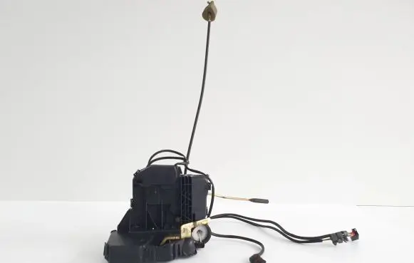 Mercedes-Benz E W211 Front door lock 2117200335