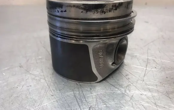 Volkswagen Caddy Piston 03L107065J001 CAY