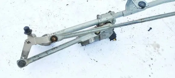 Opel Zafira B Front wiper linkage and motor