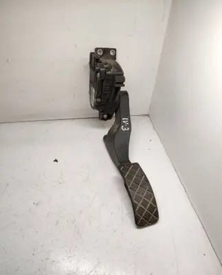 Volkswagen Golf IV Accelerator throttle pedal 1J1721503H