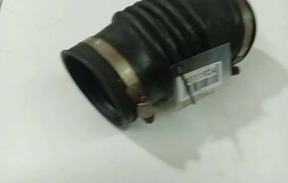 Mitsubishi Grandis Air intake hose/pipe 