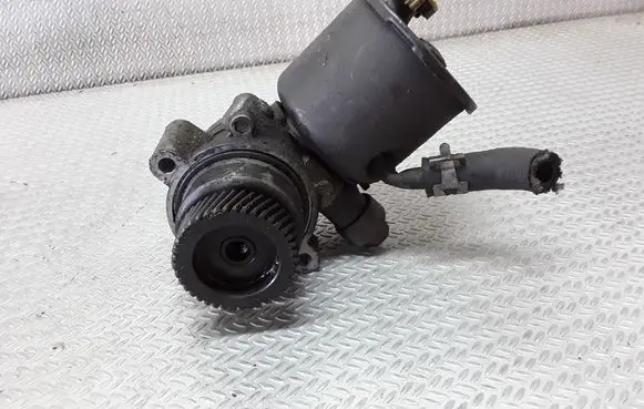 Mazda 323 F Power steering pump BJ3A3265XB