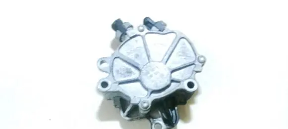Land Rover Discovery 3 - LR3 Vacuum pump 4R8Q2A451AE 18006