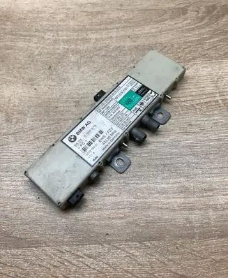 BMW 5 E39 Aerial antenna amplifier 8368879