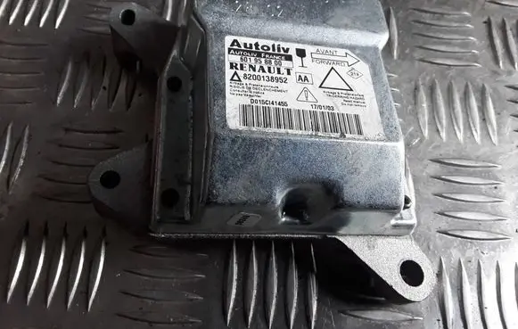 Renault Laguna II Airbag control unit/module 601958800 8200138952